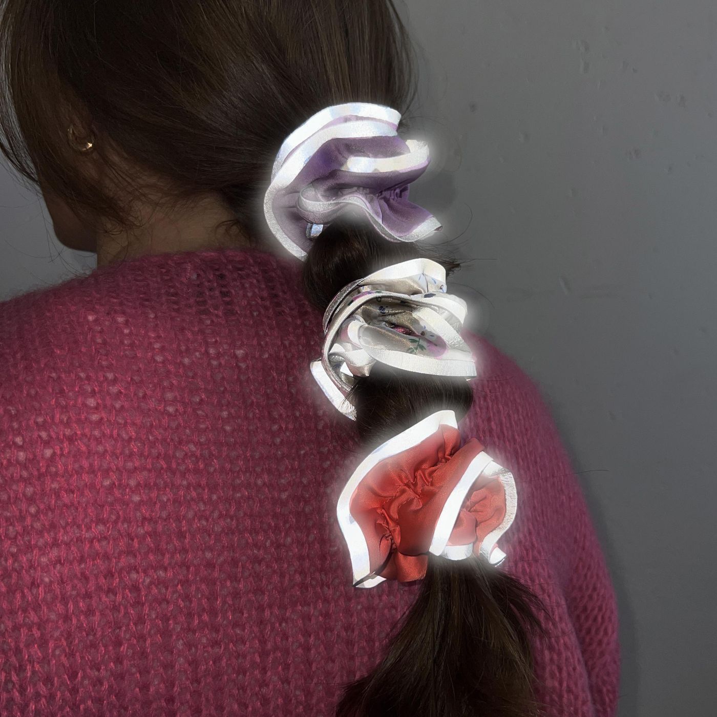 Morild Volang Scrunchie med refleks, sand/sølv